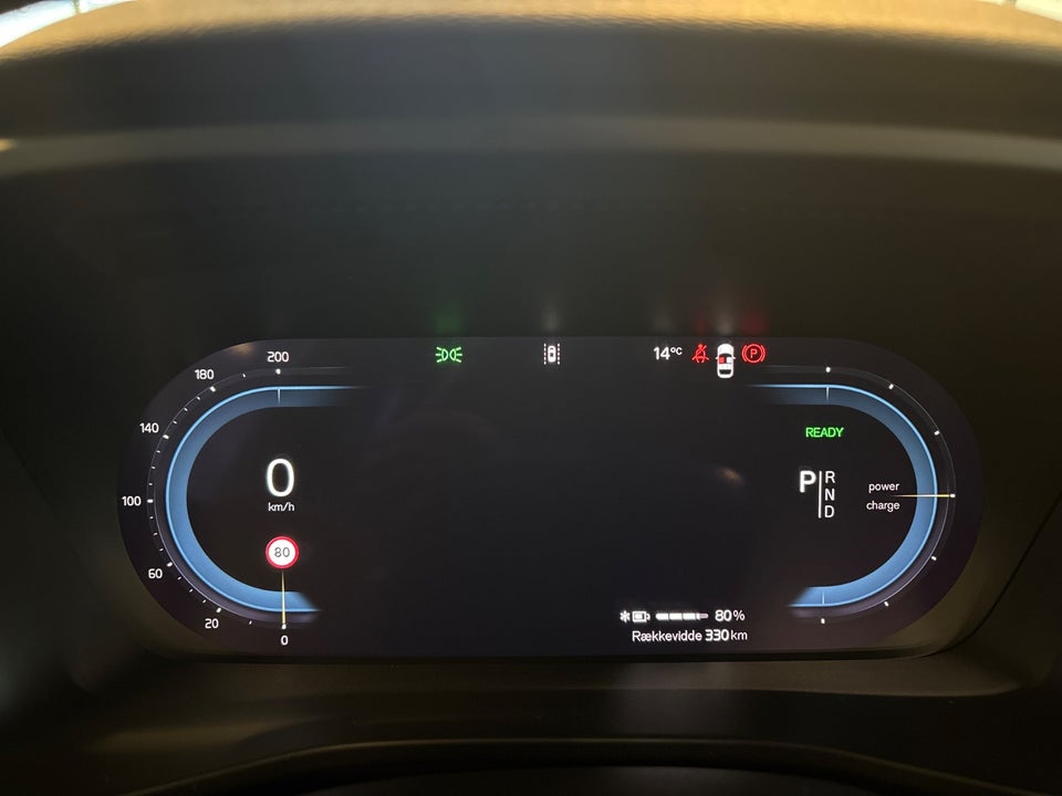 Volvo XC40 ReCharge Extended Range Plus 5d