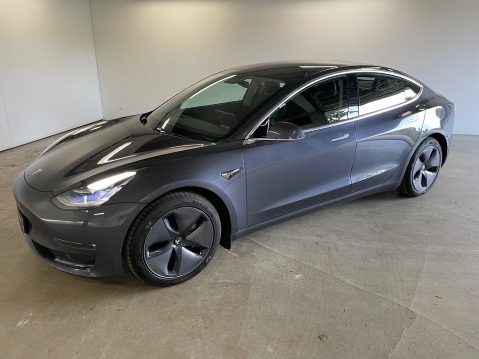 Tesla Model 3 Long Range AWD 4d