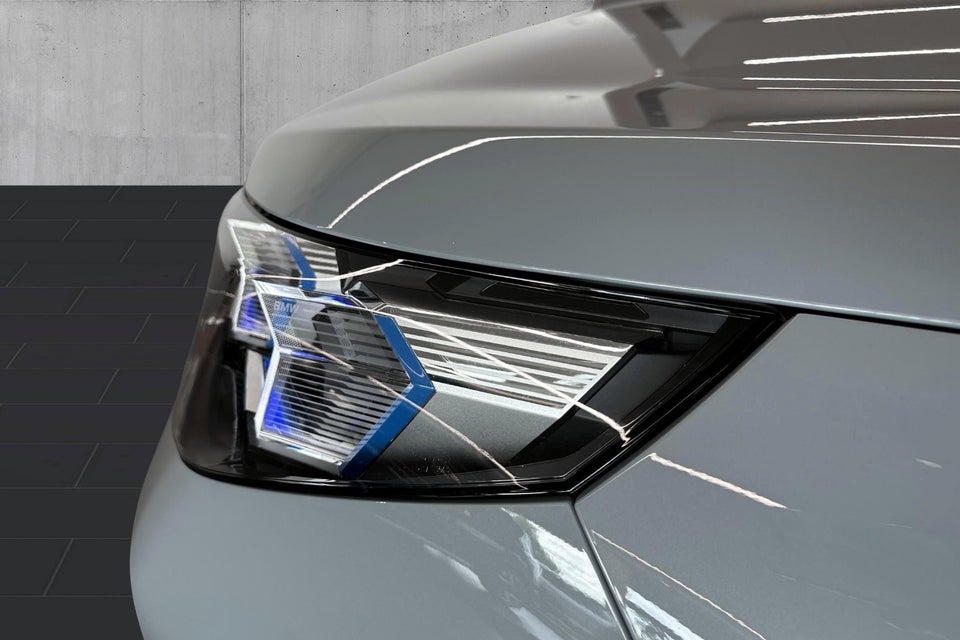 BMW iX2 eDrive20 M-Sport 5d