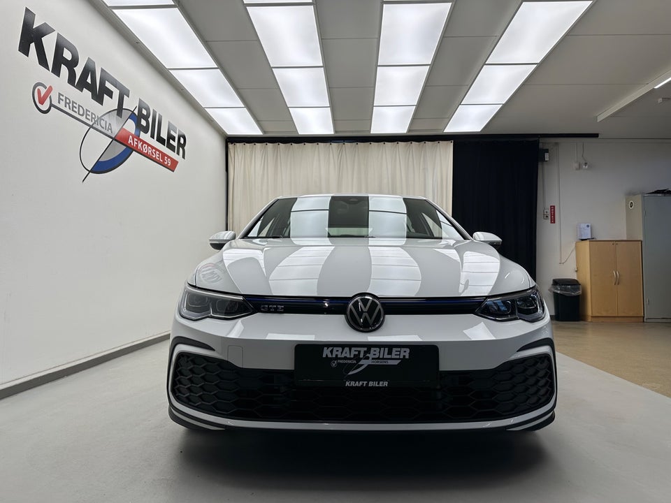 VW Golf VIII 1,4 GTE DSG 5d