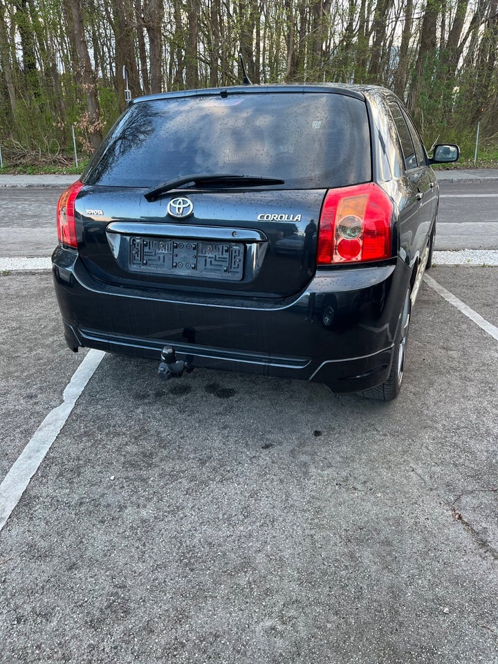 Toyota Corolla 1,6 Luna 5d