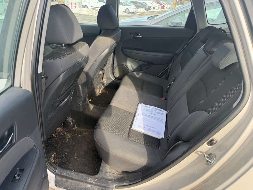 Hyundai i30 1,6 CRDi 90 Blue Drive CW 5d