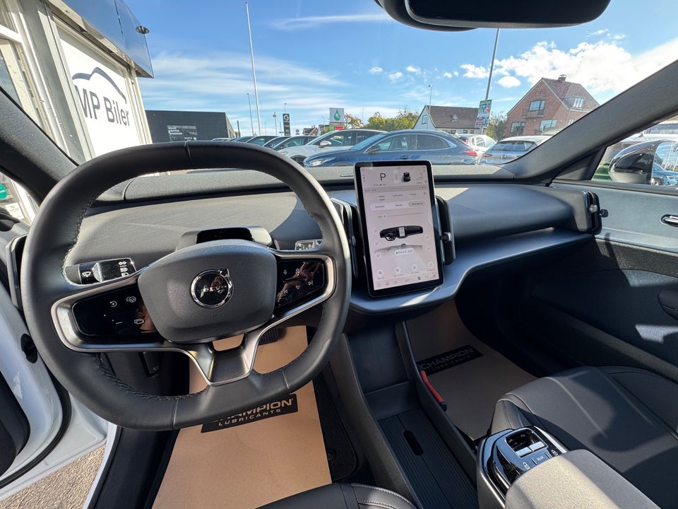 Volvo EX30 Extended Range Plus 5d