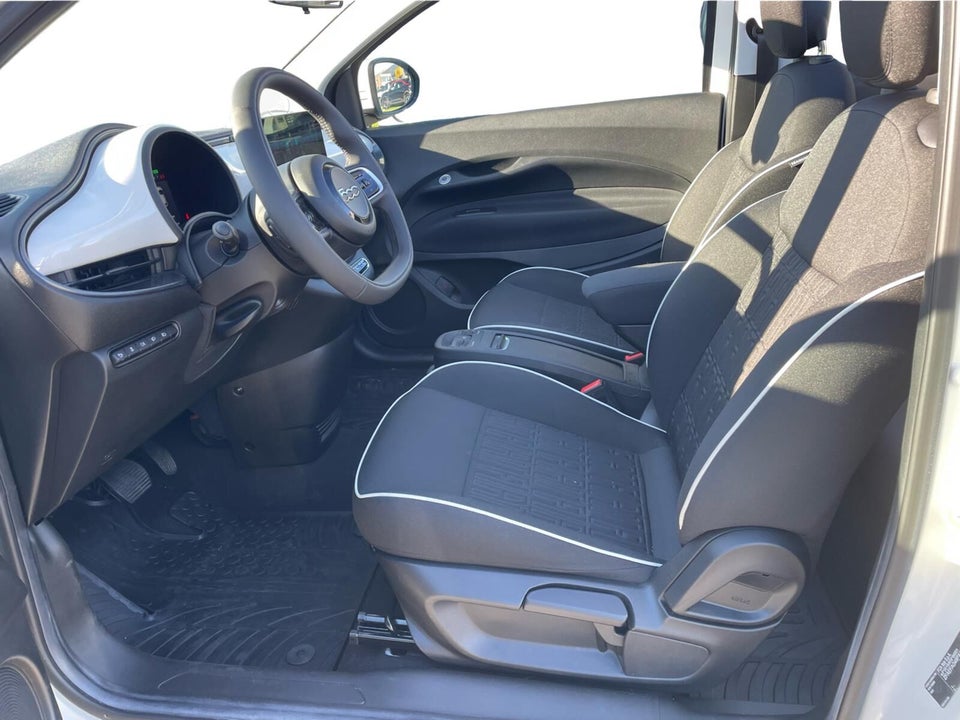 Fiat 500e 42 Icon Cabrio 2d