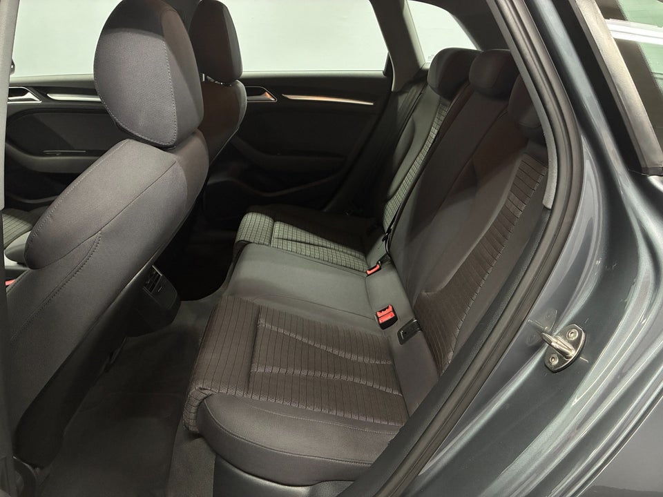 Audi A3 40 TFSi Sport Limited Sportback S-tr. 5d