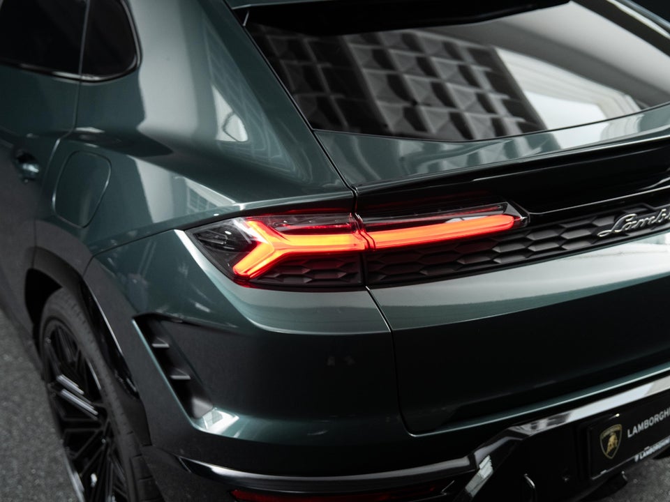 Lamborghini Urus 4,0 SE 5d