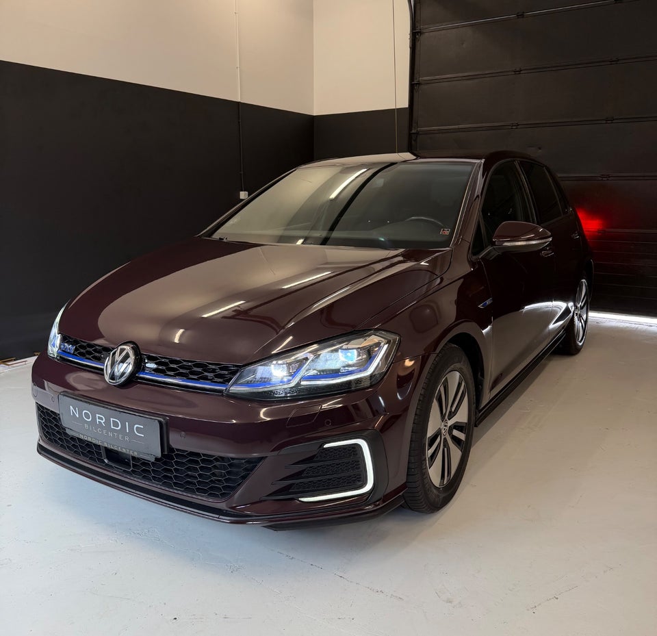 VW Golf VII 1,4 GTE DSG 5d