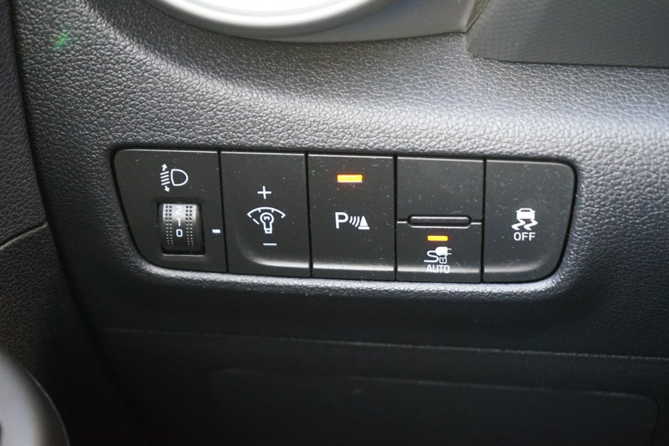 Hyundai Kona 64 EV Advanced Van 5d