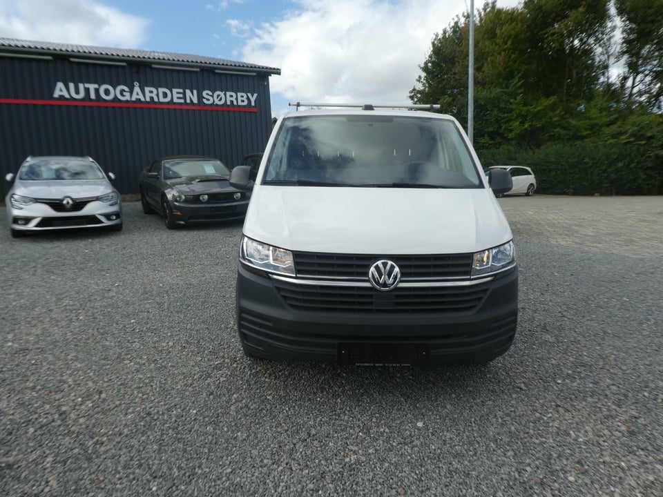 VW Transporter 2,0 TDi 110 Kassevogn lang