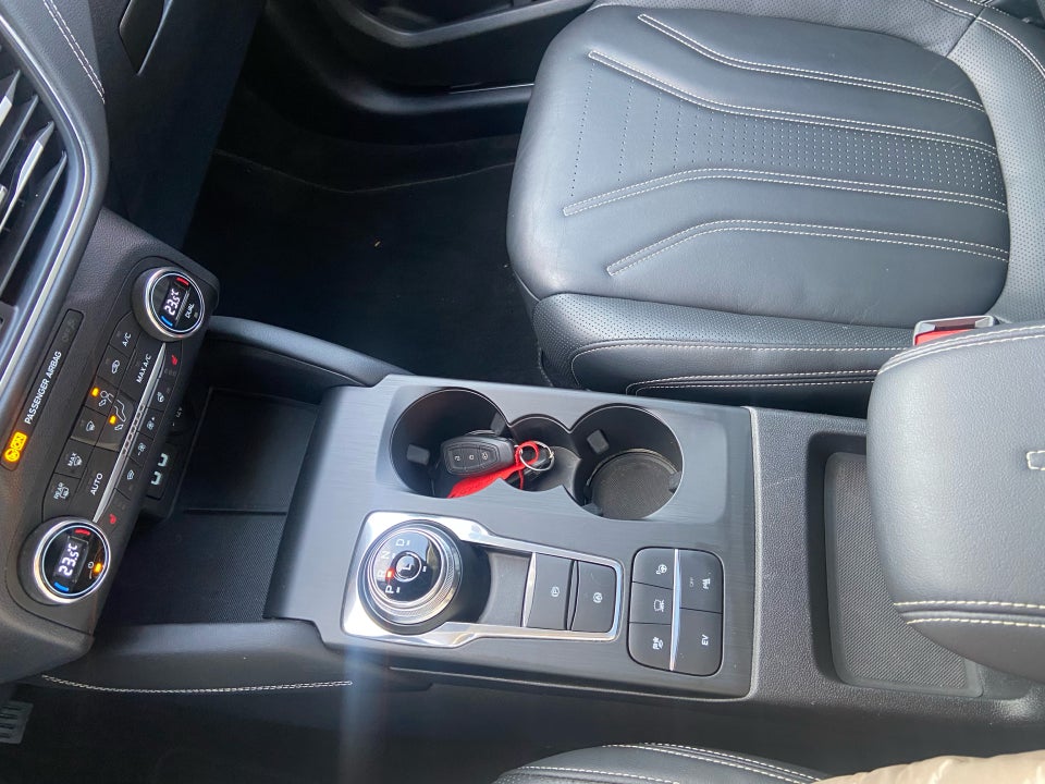 Ford Kuga 2,5 PHEV Vignale CVT 5d