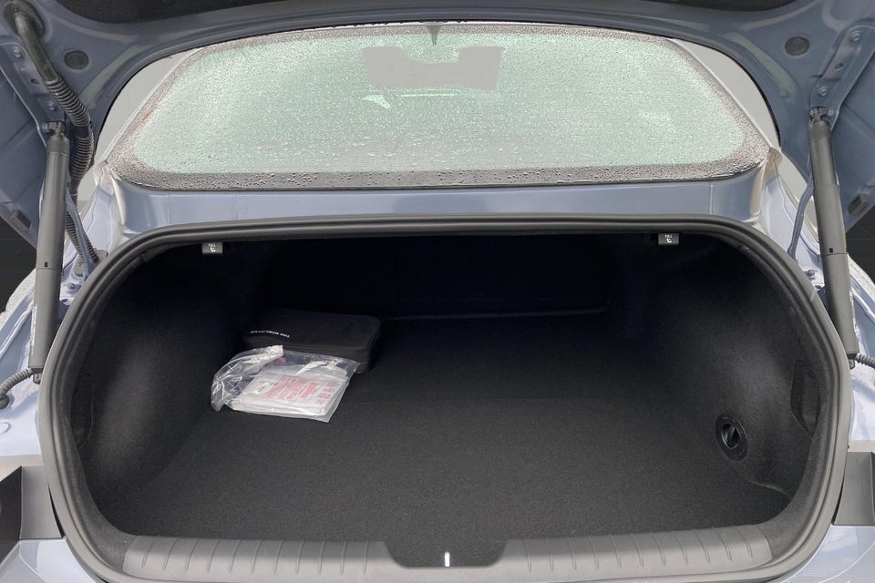 Hyundai Ioniq 6 77 Essential 4d