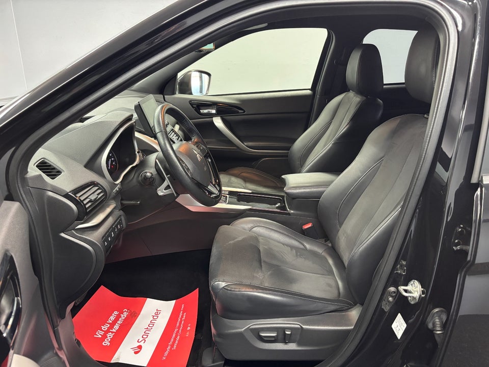 Mitsubishi Eclipse Cross 2,4 PHEV Invite CVT 4WD 5d