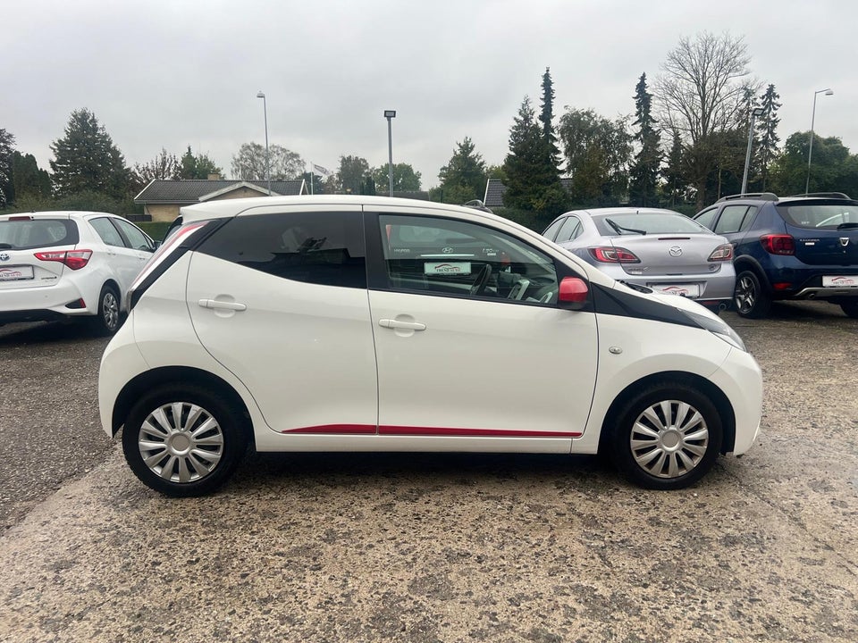 Toyota Aygo 1,0 VVT-i x-play 5d