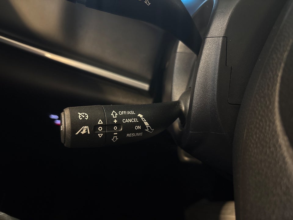 MG Marvel R Luxury 5d