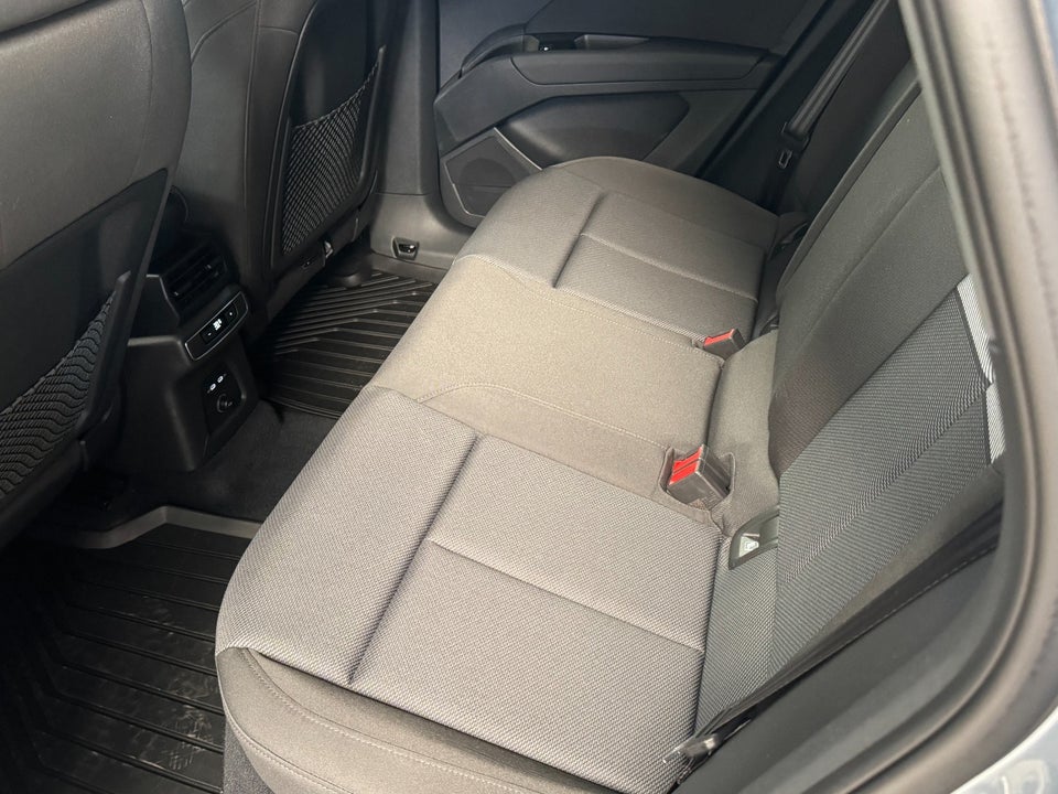 Audi Q4 e-tron 45 quattro 5d