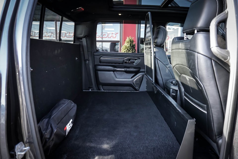 Dodge RAM 1500 5,7 V8 Hemi Limited Night aut. 4d