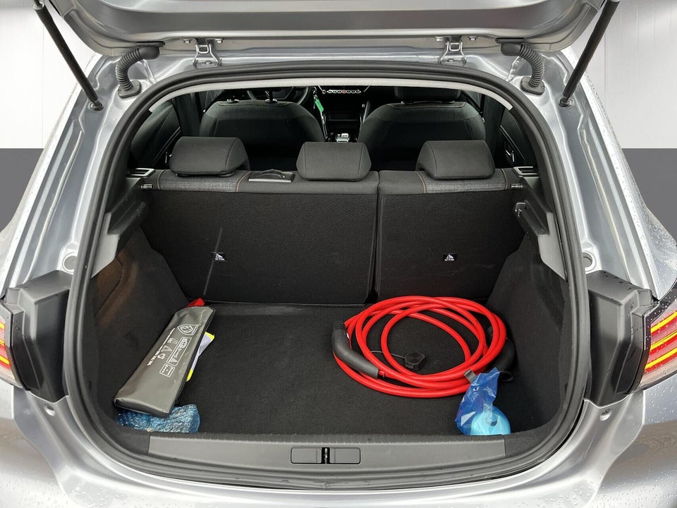 Peugeot e-208 50 Style 5d