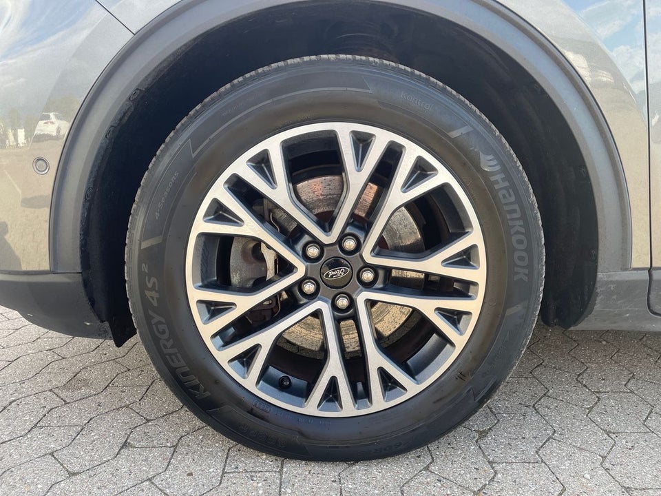 Ford Kuga 2,5 PHEV Titanium CVT 5d