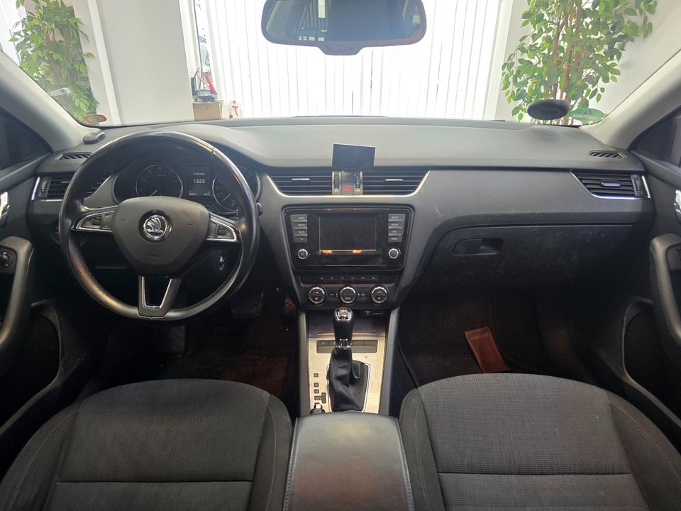 Skoda Octavia 1,8 TSi 180 Elegance Combi 5d