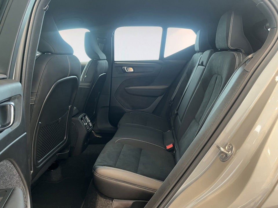 Volvo XC40 ReCharge Extended Range Plus 5d