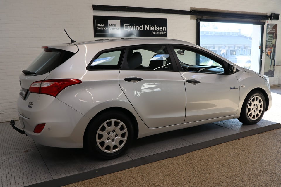 Hyundai i30 1,6 GDi XTR CW Eco 5d
