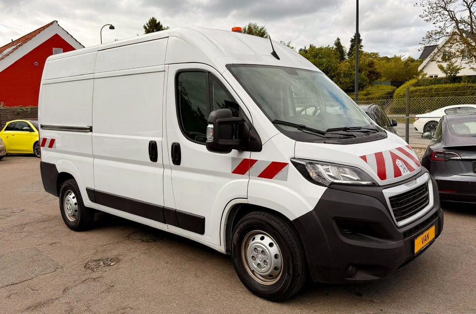 Peugeot e-Boxer 435 37 L2H2 Premium Van