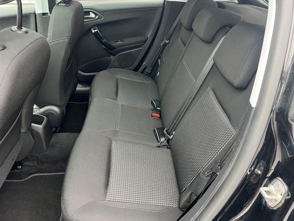 Peugeot 208 1,5 BlueHDi 100 Prestige Sky 5d