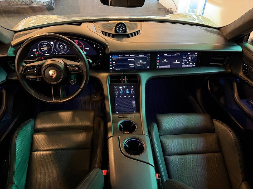 Porsche Taycan Turbo Performance+ 4d