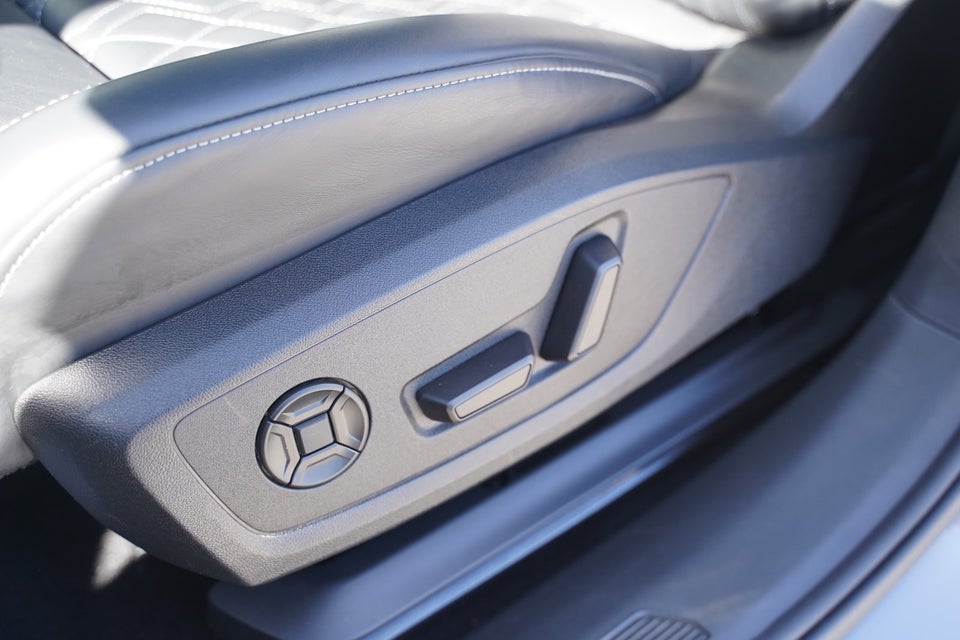 Audi Q4 e-tron 40 S-line 5d