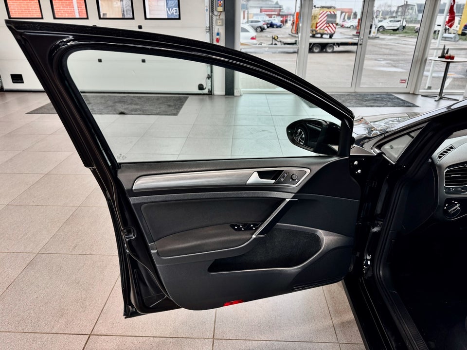 VW Golf VII 1,5 TSi 130 Comfortline 5d