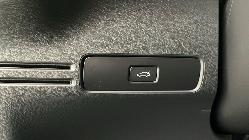 Volvo EX40 Extended Range Black Edition 5d