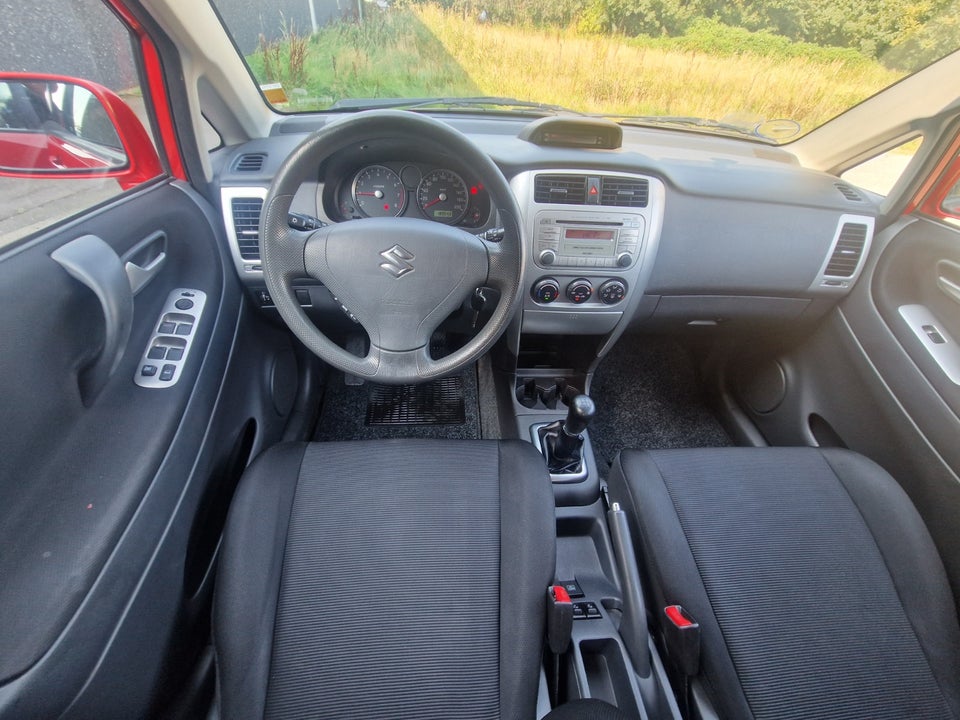 Suzuki Liana 1,6 GL 5d