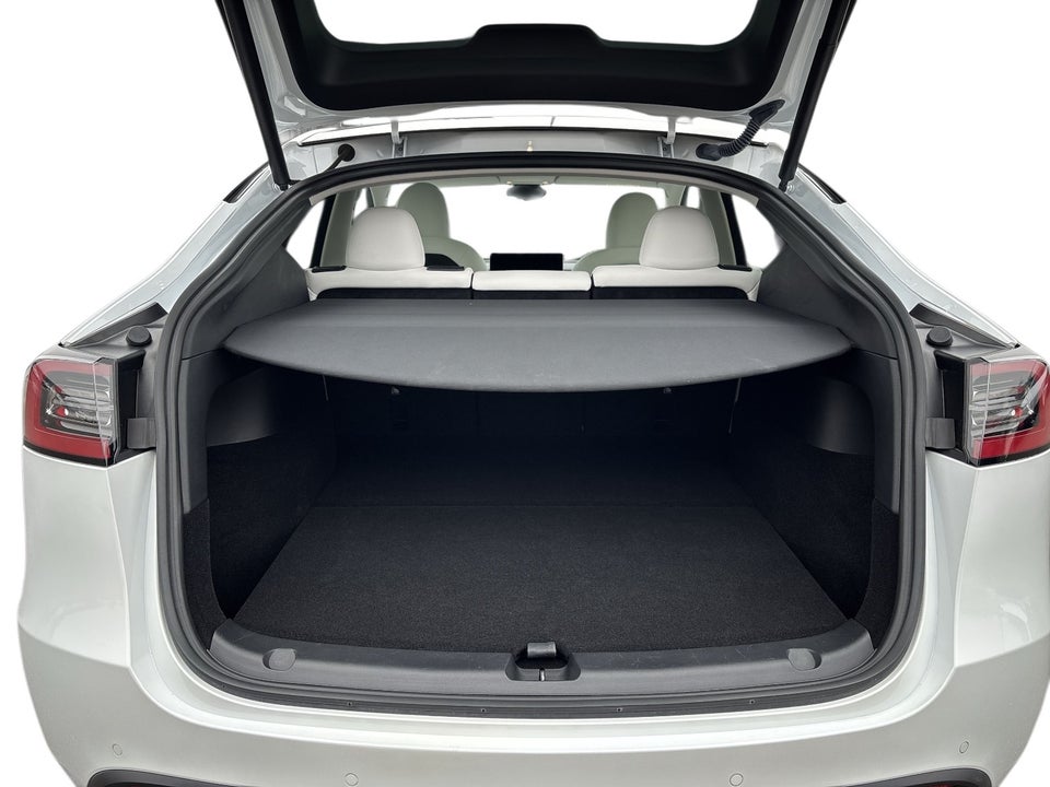 Tesla Model Y Long Range AWD 5d