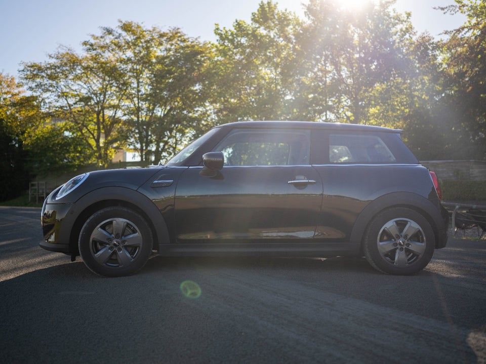 MINI Cooper SE Essential 3d