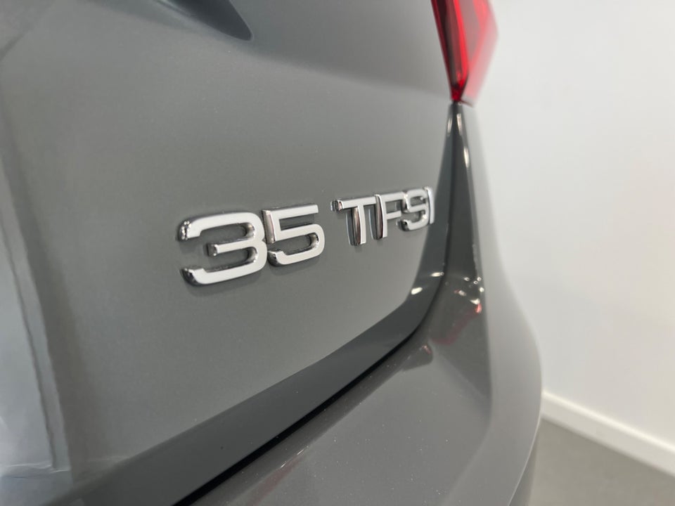 Audi Q2 35 TFSi Sport S-tr. 5d