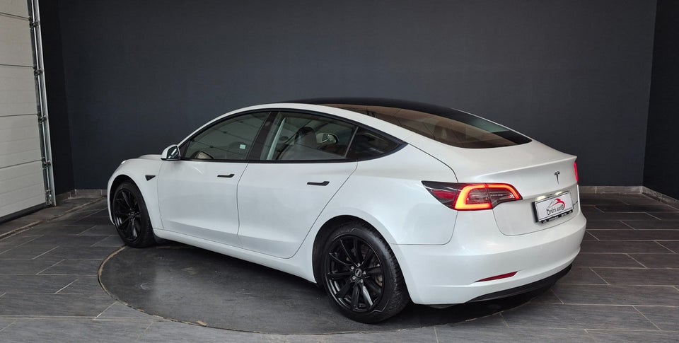Tesla Model 3 Long Range AWD 4d
