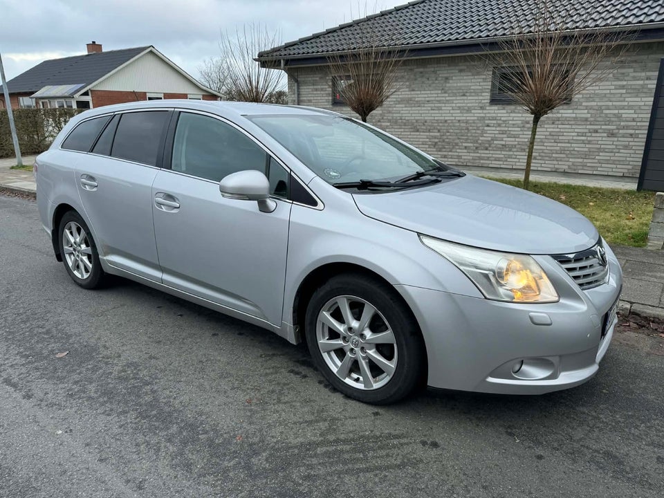 Toyota Avensis 2,0 D-4D T3 stc. 5d