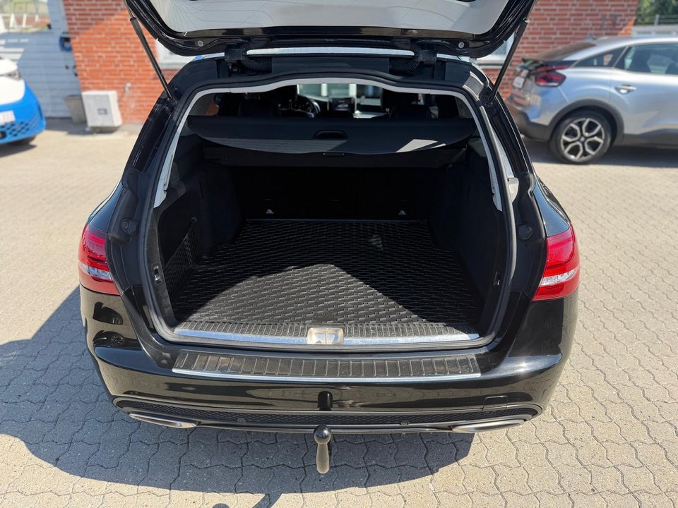 Mercedes C200 2,0 AMG Line stc. aut. 5d
