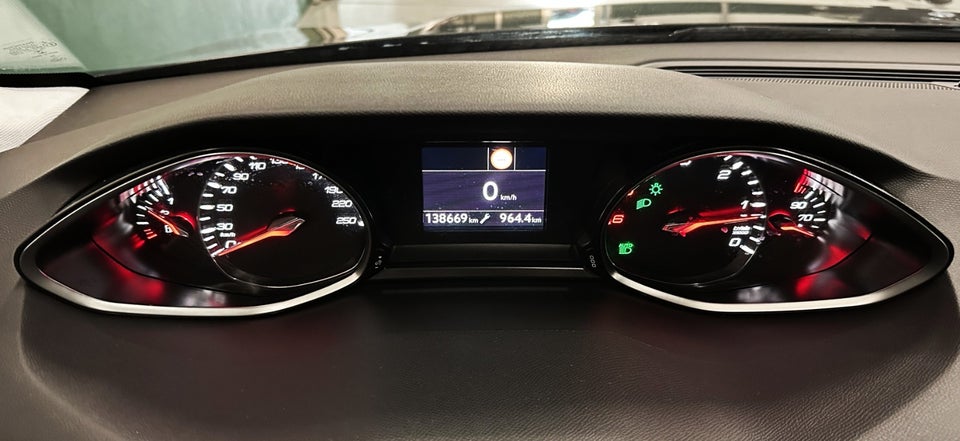 Peugeot 308 1,5 BlueHDi 130 Style 5d