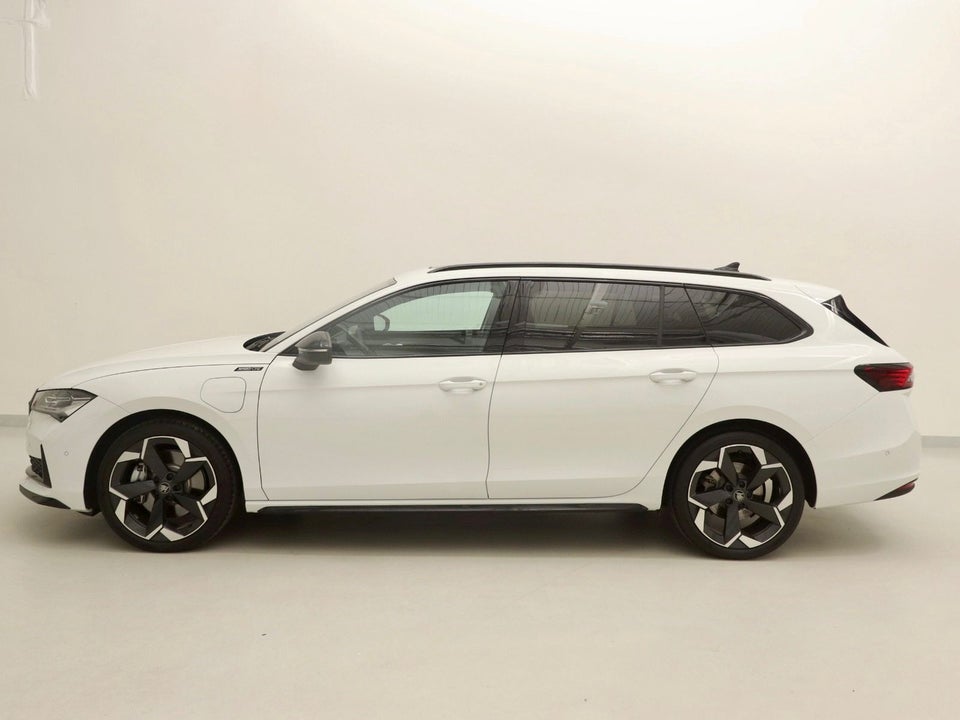 Skoda Superb 1,5 TSi iV Sportline Combi DSG 5d