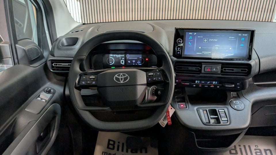 Toyota ProAce City Verso 50 Medium Family 5d
