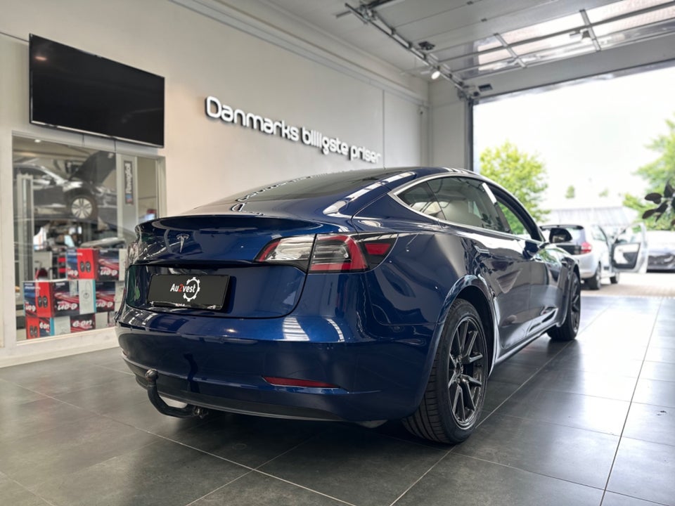 Tesla Model 3 Standard Range+ RWD 4d