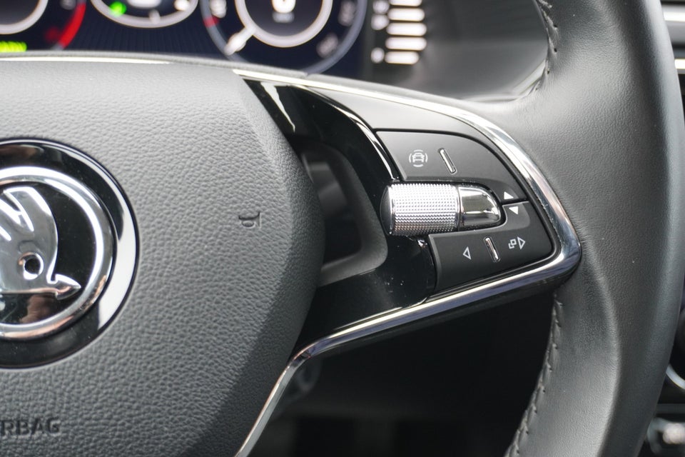Skoda Superb 1,4 TSi iV Plus Combi DSG 5d