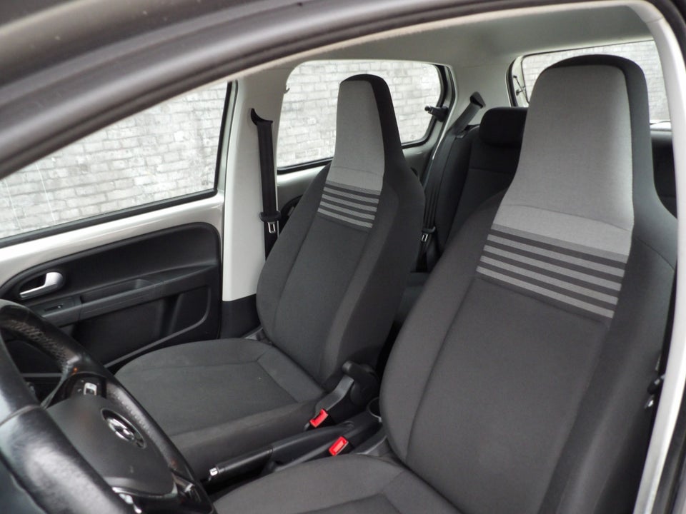 VW Up! 1,0 MPi 75 Move Up! ASG 5d