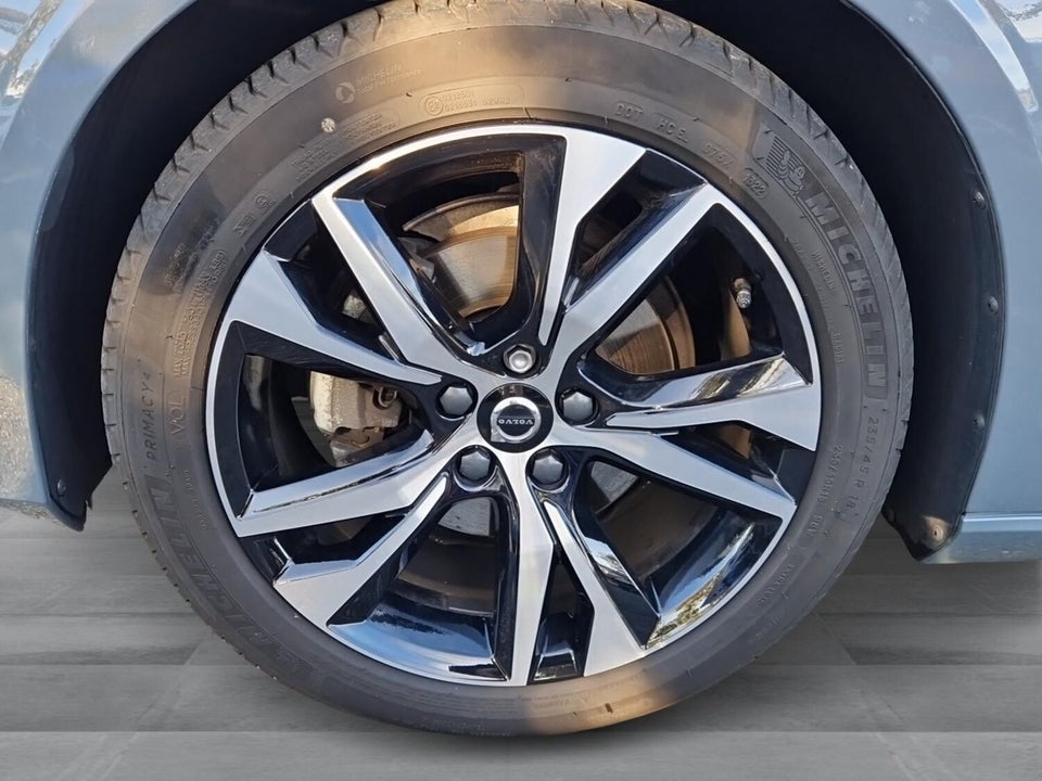 Volvo V60 2,0 B4 197 Plus Dark aut. 5d