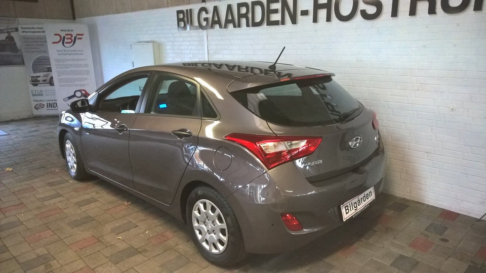 Hyundai i30 1,6 CRDi 110 Comfort CW Eco 5d