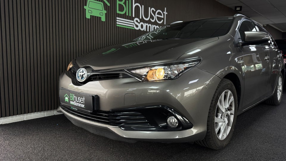 Toyota Auris 1,8 Hybrid H2 Comfort Touring Sports CVT 5d
