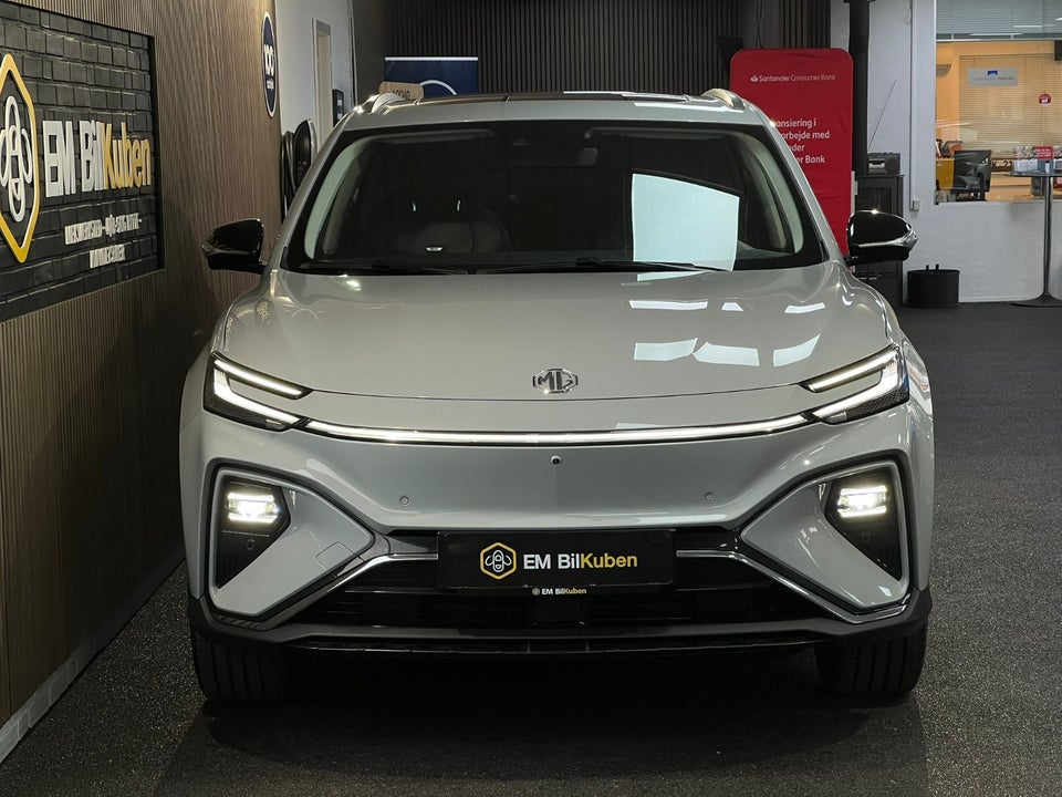 MG Marvel R Luxury 5d