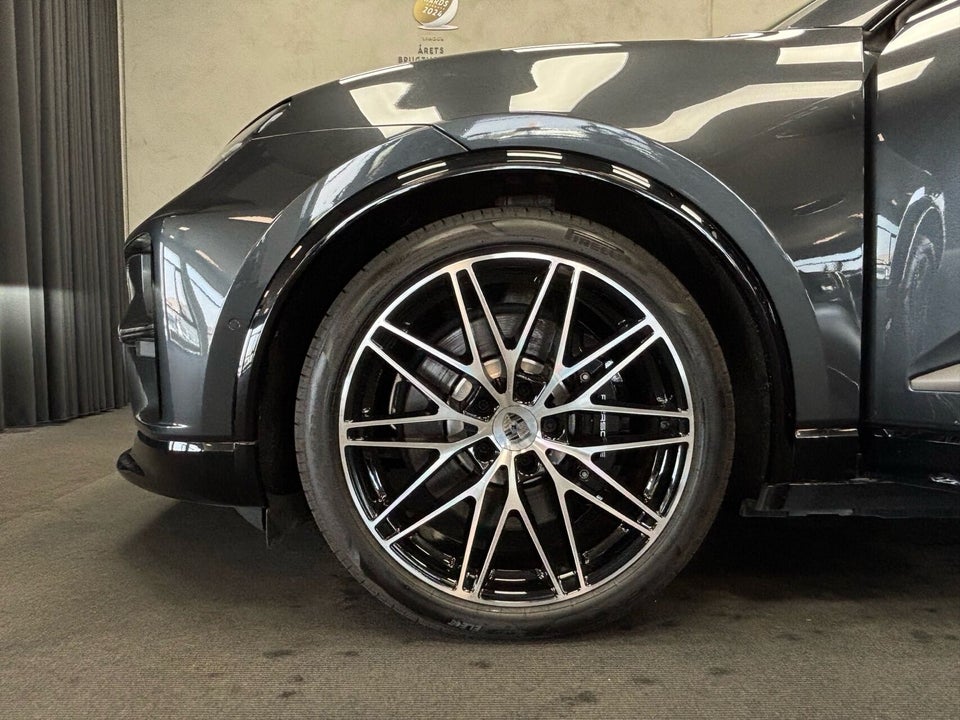 Porsche Macan Turbo 5d