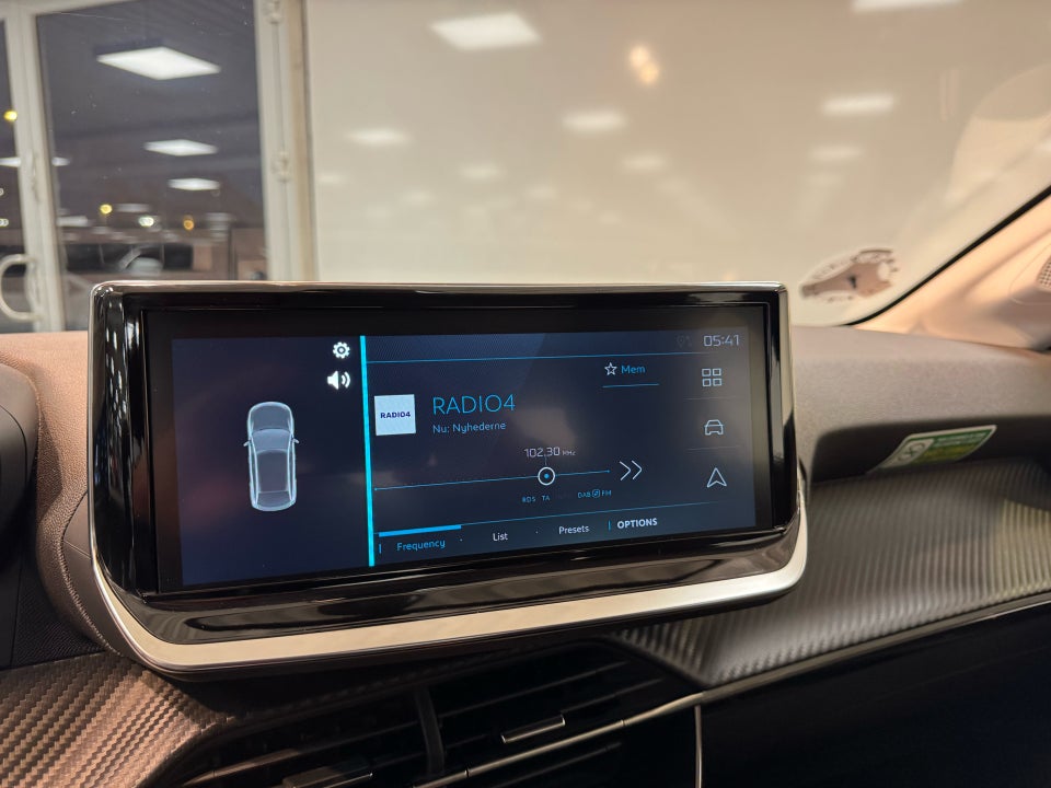 Peugeot e-208 50 Style 5d